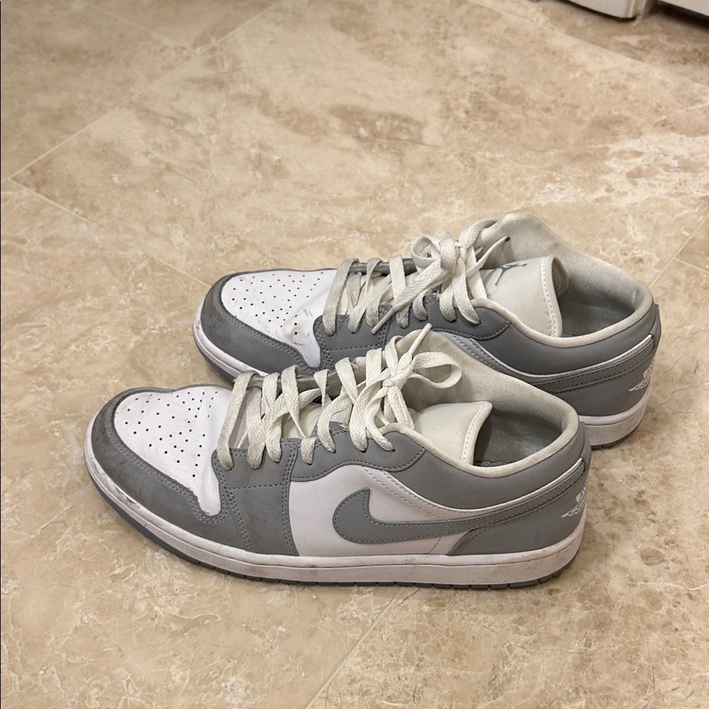Nike Men's Gray and White Sneakers